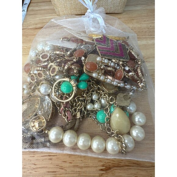 Gold Tone Wearable Statement Jewelry & Hair Clip Lot 1lb Assorted Styles - Picture 1 of 7